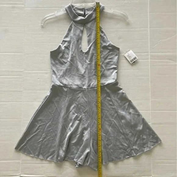 Silence + Noise “Brandi” Keyhole Romper Gray Small - Picture 10 of 10